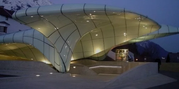 станции хунгербургбан в инсбруке, австрия станции хунгербургбан в инсбруке, австрия