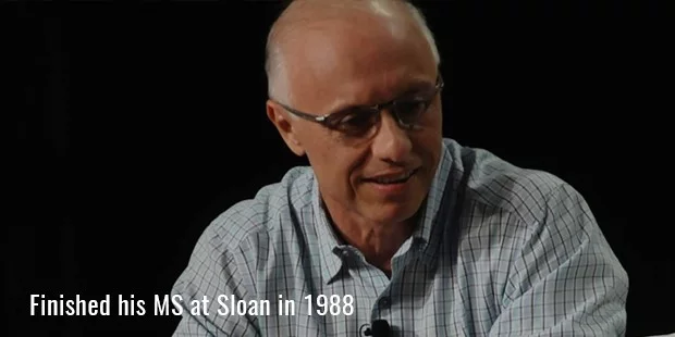 Завершил магистратуру в Слоане в 1988 году Завершил магистратуру в Слоане в 1988 году