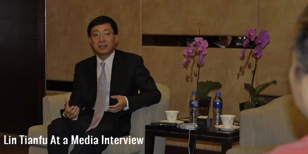 lin tianfu at a media interview