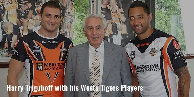 гарри тригубов с игроками wests tigers