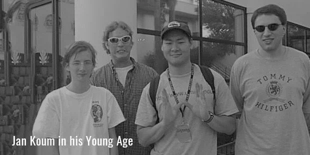 ян коум в молодости