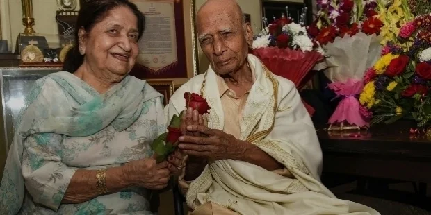Mohammed Zahur “Khayyam” Hashmi Mohammed Zahur “Khayyam” Hashmi