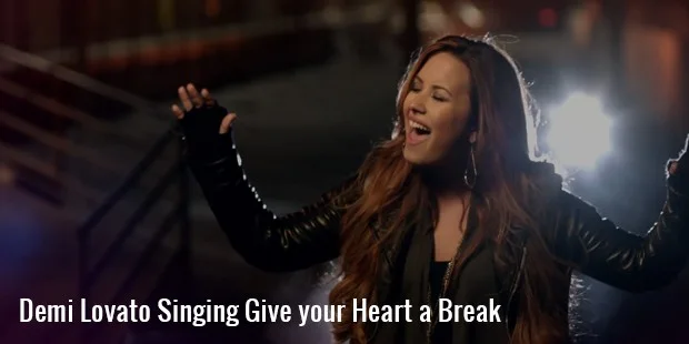demi lovato singing give your heart a break demi lovato singing give your heart a break